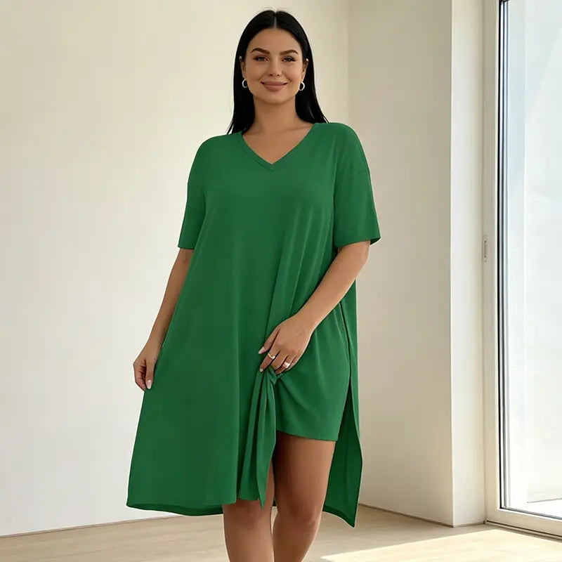 Damski letni komplet 2-częściowy Plus Size – długa koszulka z bocznym rozcięciem i szorty, miękki, elastyczny i przewiewny materiał